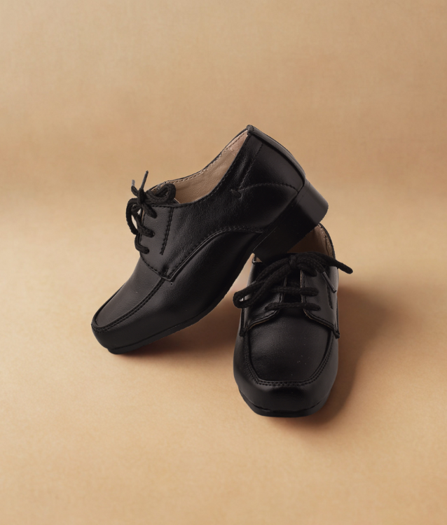 William Black Shoes For Kids in Matte Black - Harpers